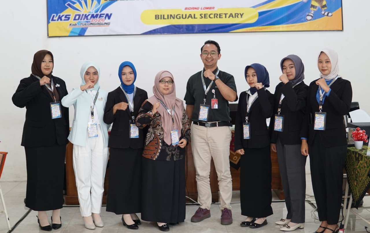 Juri LKS SMK Kabupaten Tulungagung (Bilingual Secretary)
