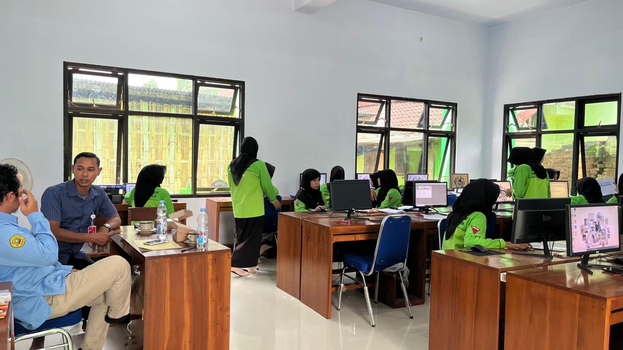 Terapkan Standar Office Automation dalam UKK di SMK Ma'arif NU Mantup